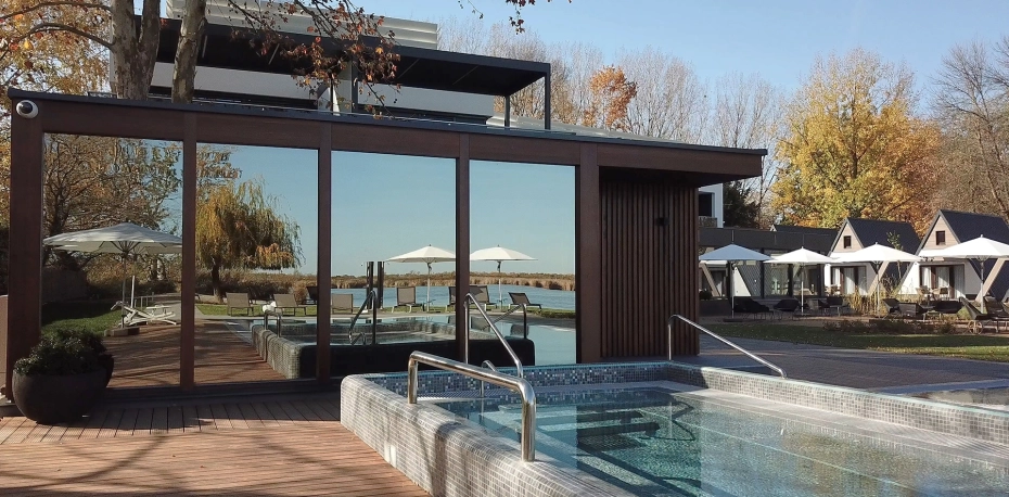 Venkovní wellness saunové domky pro pohodlí hostů